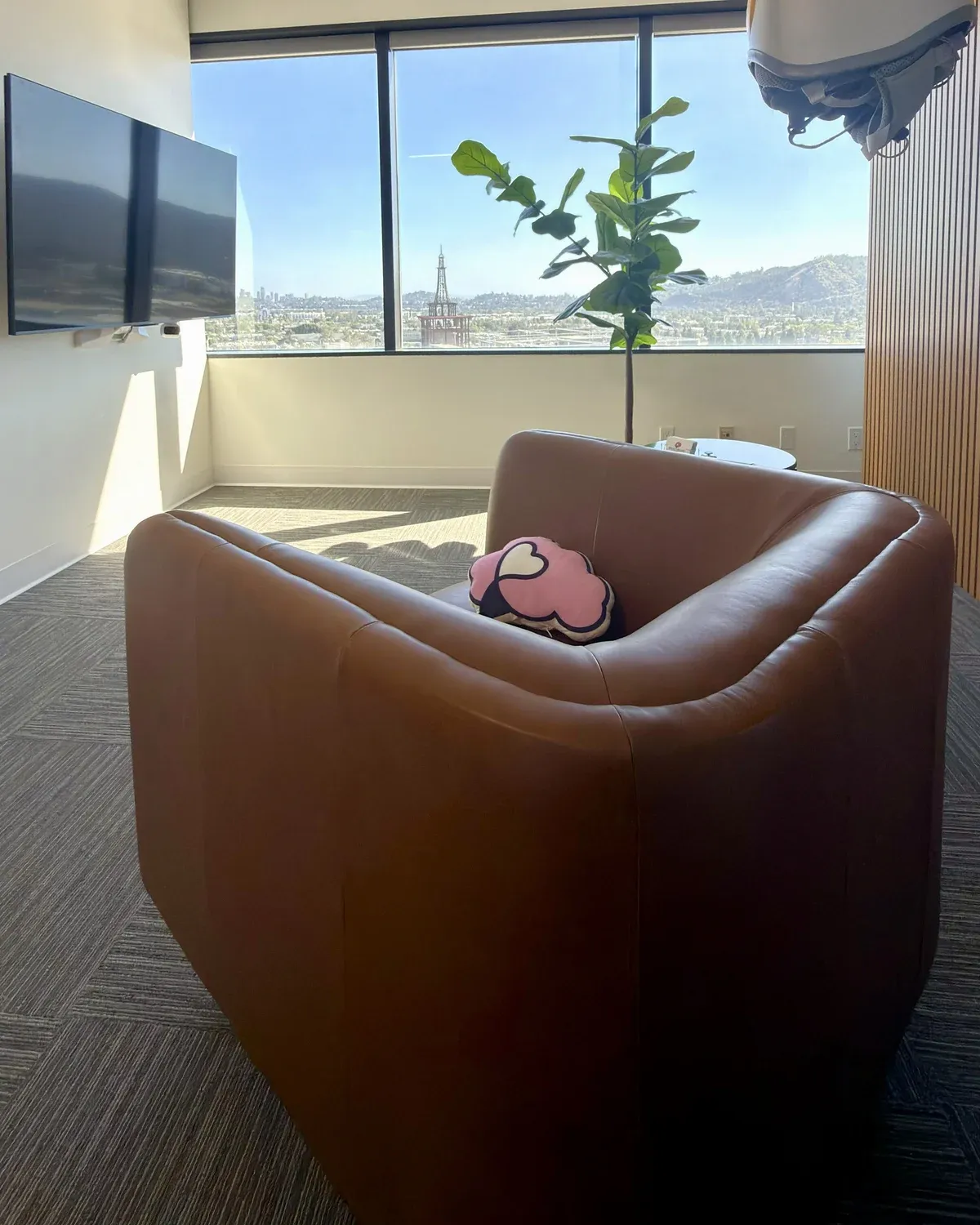 A private Deep TMS treatment room at Breakthrough TMS in Glendale